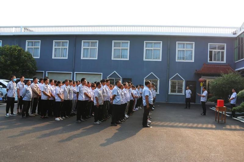 花溪科技舉行“送溫暖、獻(xiàn)愛(ài)心”捐助活動(dòng)